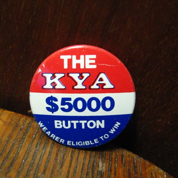 📻 KYA Radio Station San Francisco Vintage Lapel Pin - Picture 1 of 4